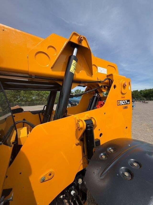 2019 JCB 507-42-37