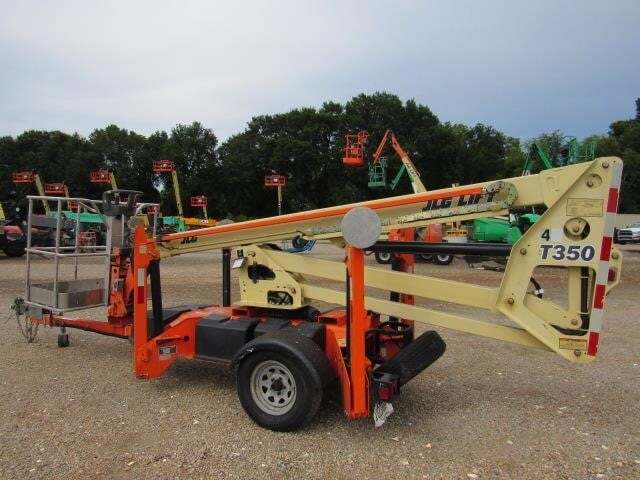 2019 JLG T350-8