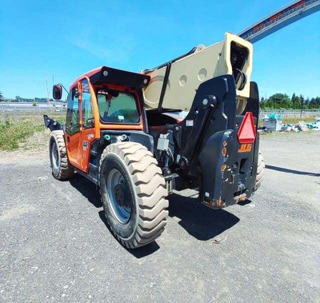 2019 JLG 1055-2
