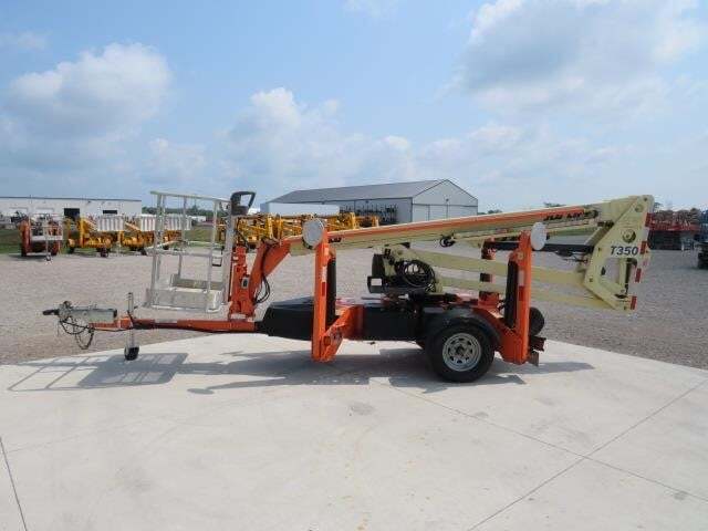 2019 JLG T350