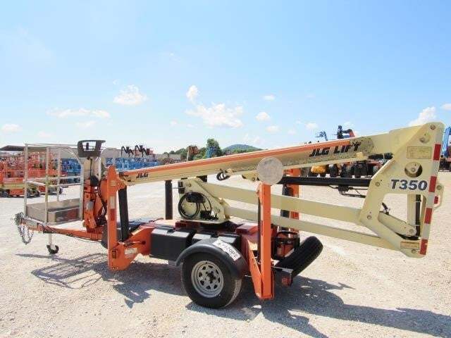 2019 JLG T350-8