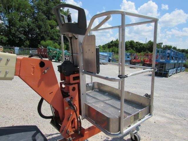 2019 JLG T350-13