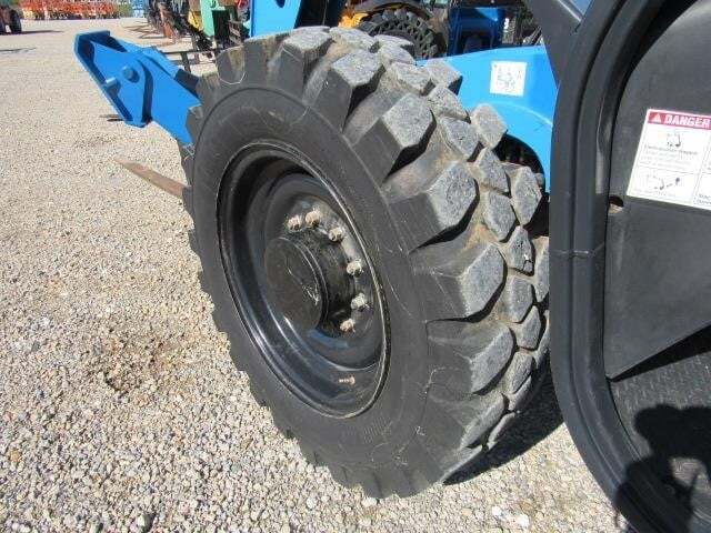 2023 Genie GTH-1056-12