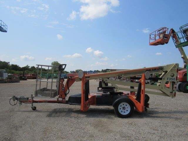 2019 JLG T350