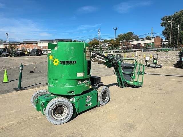 2013 JLG E300AJP-6