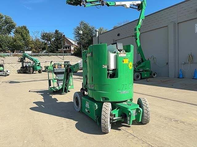 2013 JLG E300AJP-8