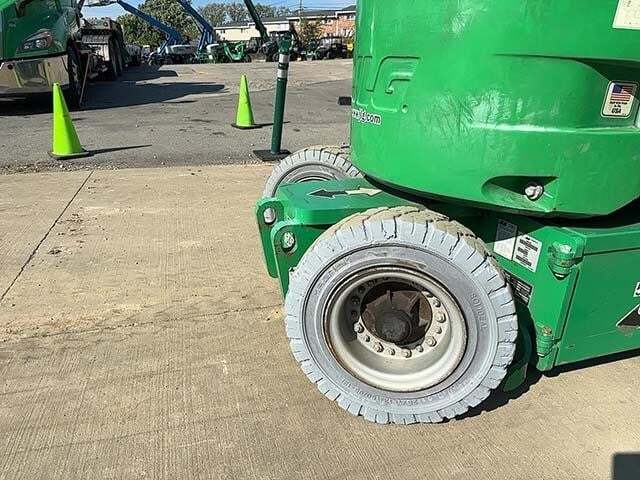 2013 JLG E300AJP-11