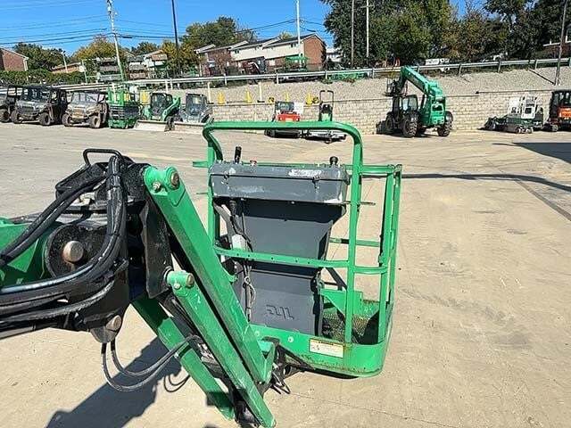 2013 JLG E300AJP-20