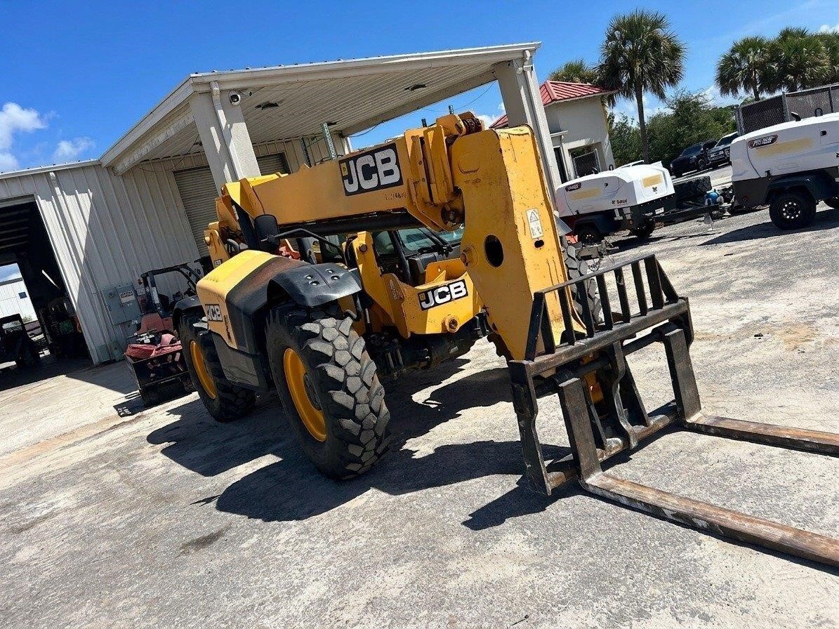 2019 JCB 507-42-4