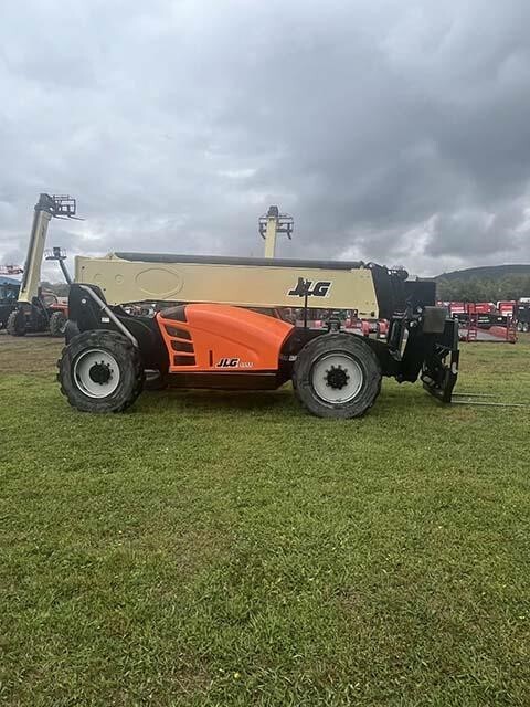 2019 JLG 1055-8