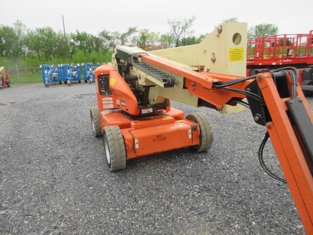 2013 JLG E450AJ-9