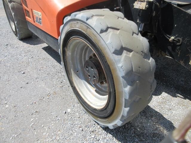2016 JLG 1055-7