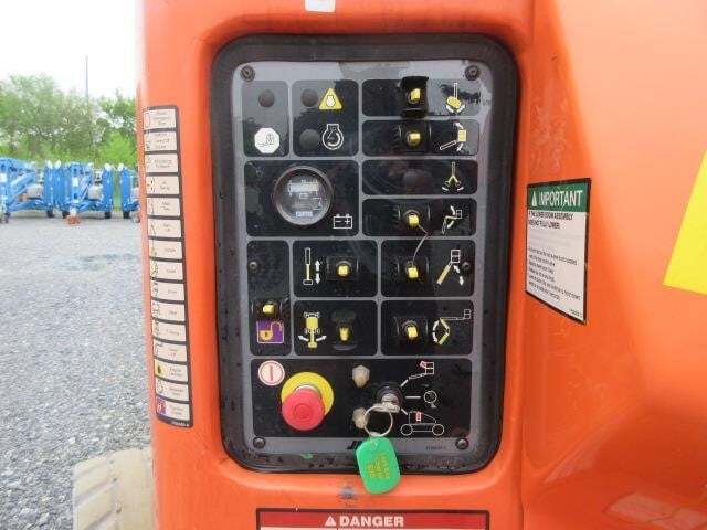 2013 JLG E450AJ-19