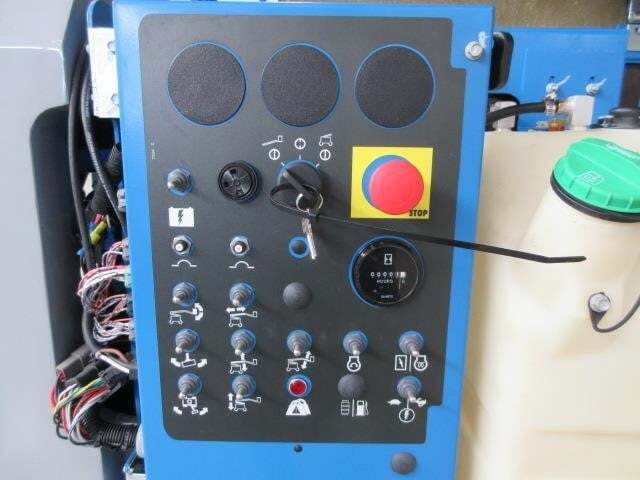 2025 Genie Z-34/22 IC-21