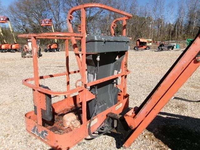 2015 JLG E450AJ-12