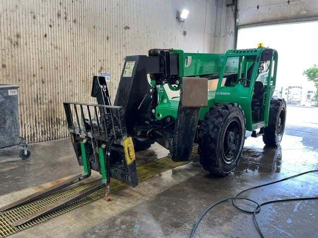 2019 SkyTrak 10042