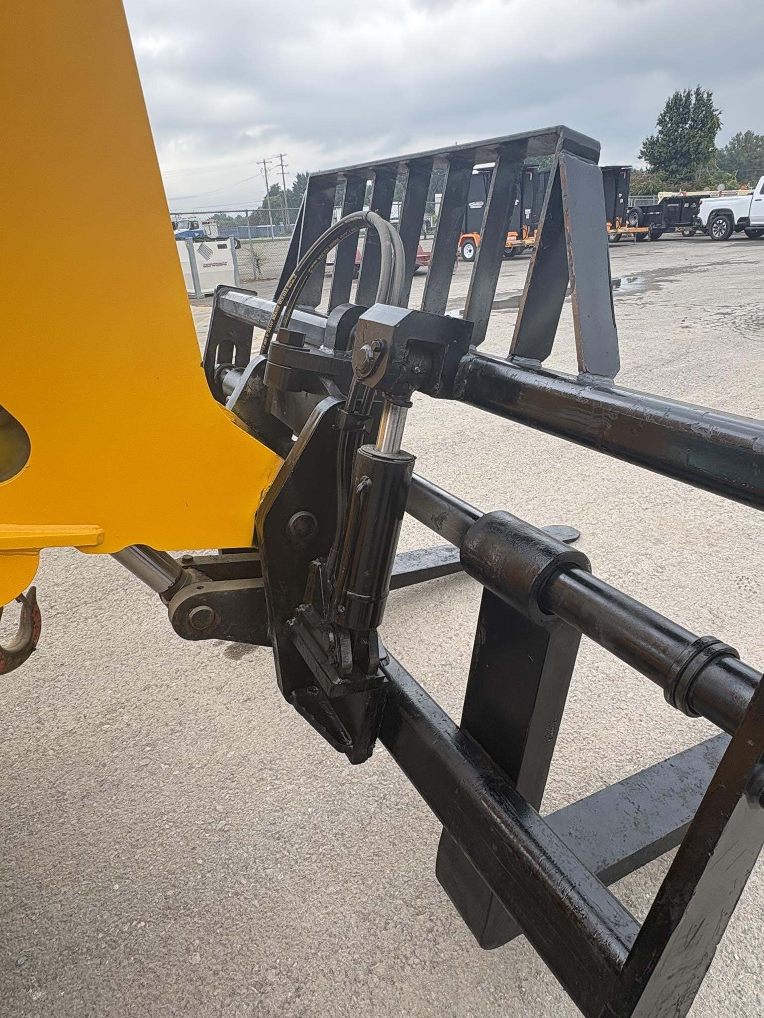2017 JCB 514-56-12
