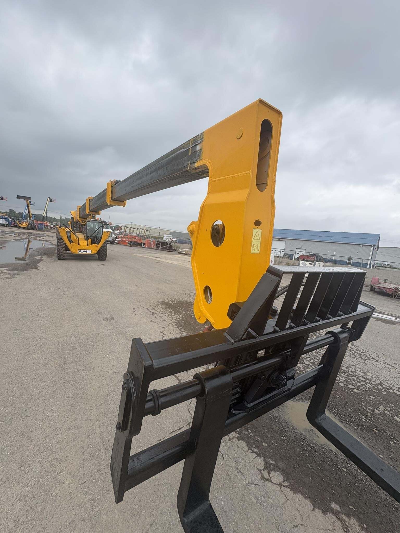 2017 JCB 514-56-15