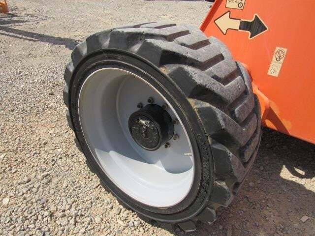 2018 JLG 660SJ-16