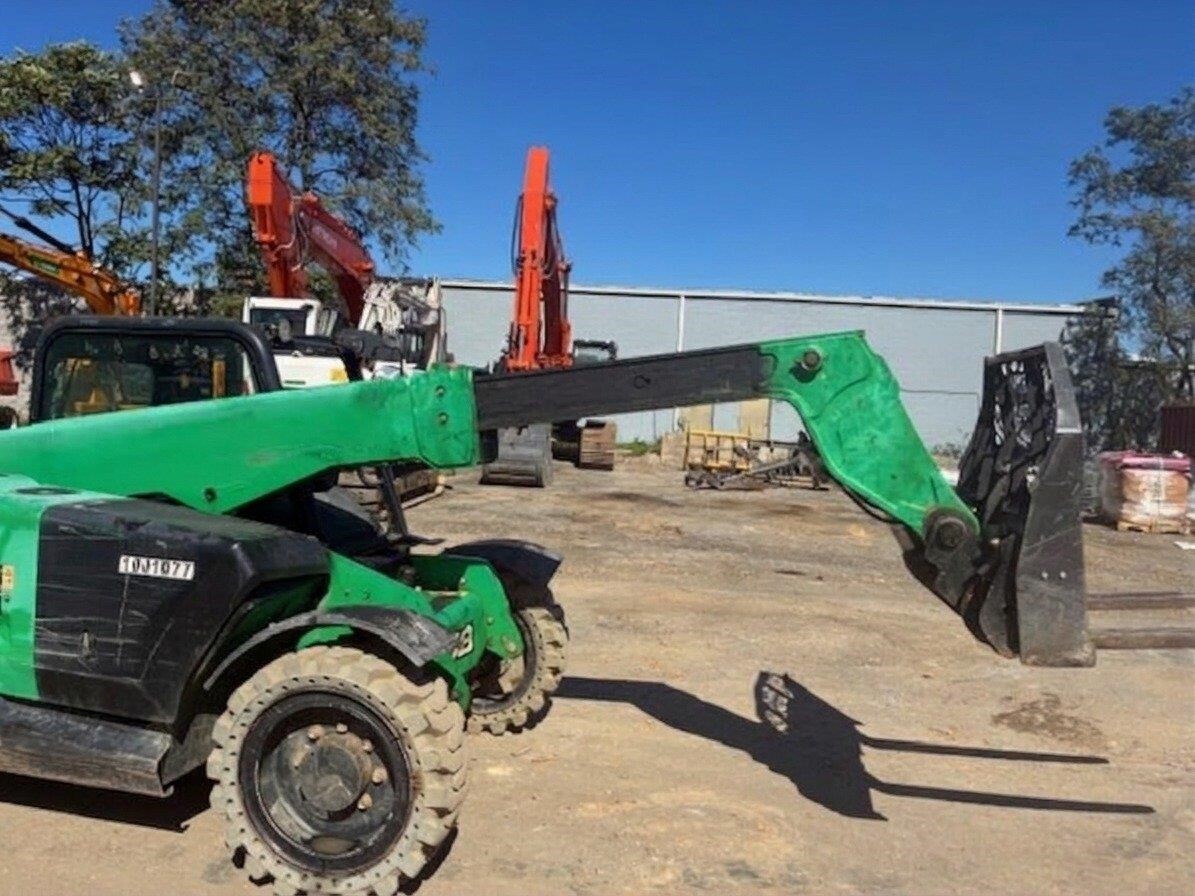 2017 JCB 525-60-8