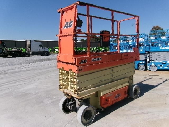 2018 JLG 2632ES
