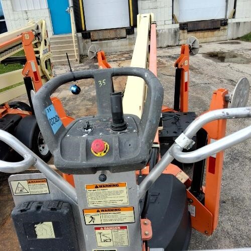 2018 JLG T350-13