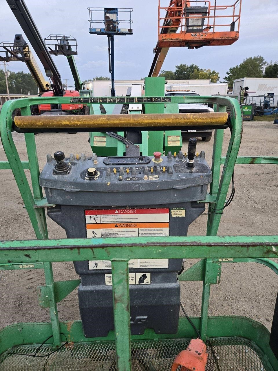 2017 JLG 340AJ-10