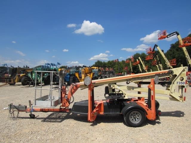 2019 JLG T350