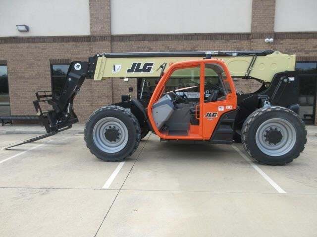 2025 JLG 943