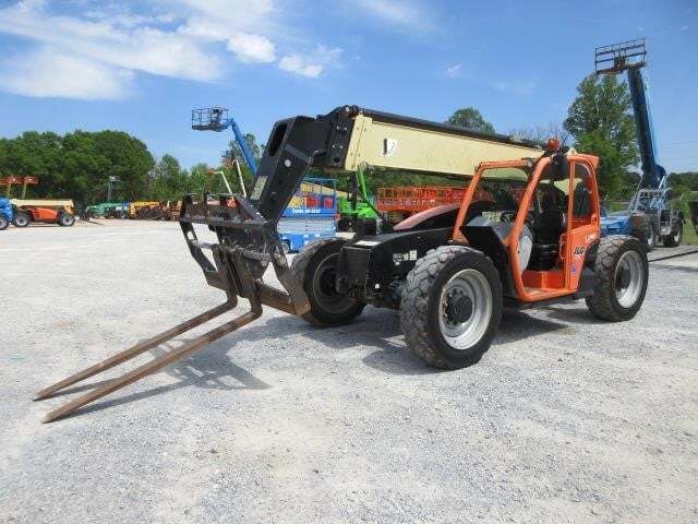 2018 JLG 943
