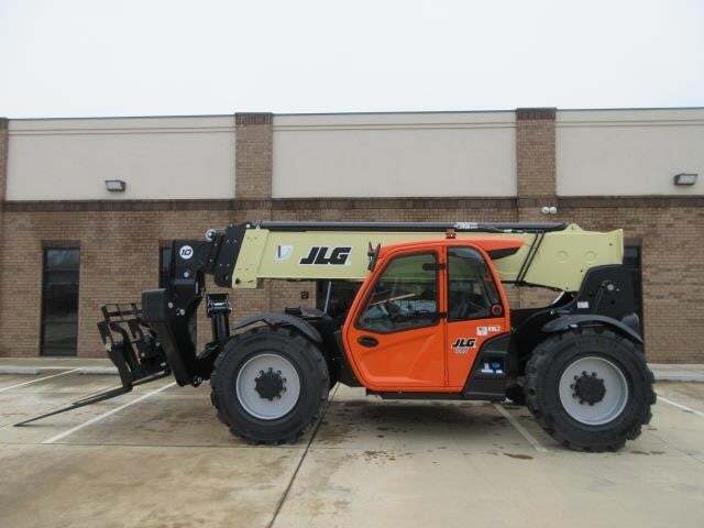 2025 JLG 1055