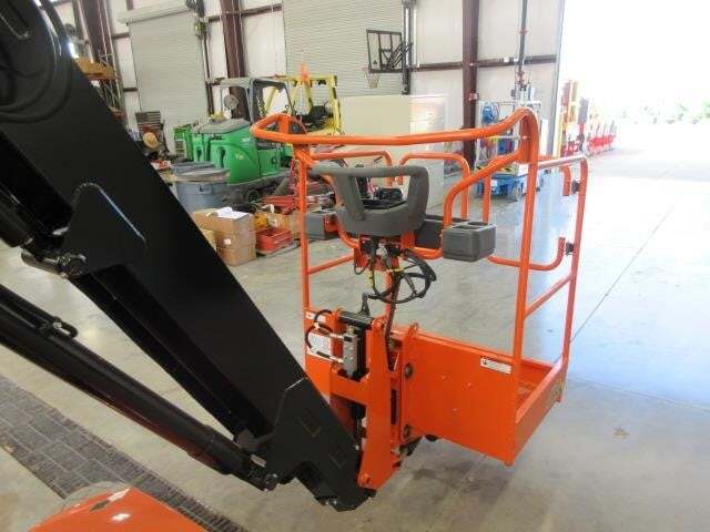 2025 JLG Toucan 32E-11