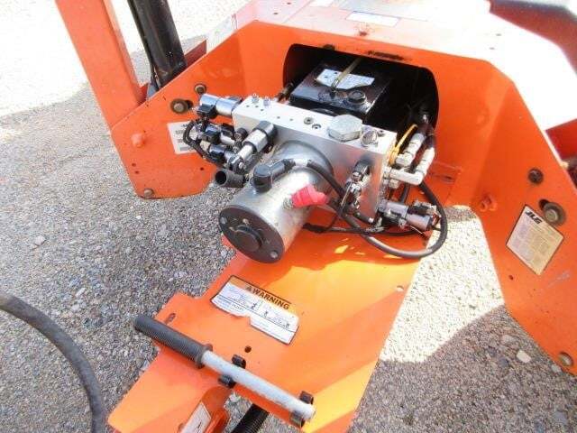 2018 JLG T350-17