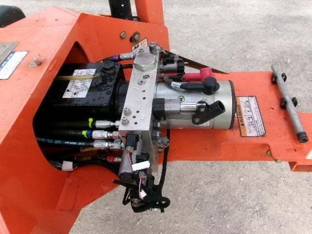 2018 JLG T350-17