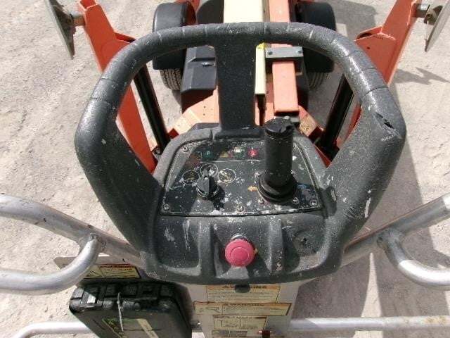 2018 JLG T350-8