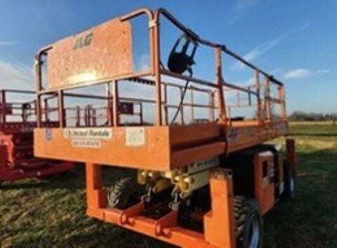 2018 JLG 330LRT