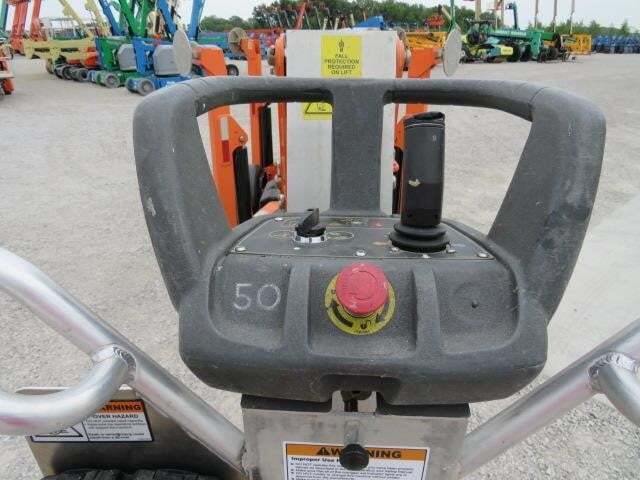 2019 JLG T500J-19