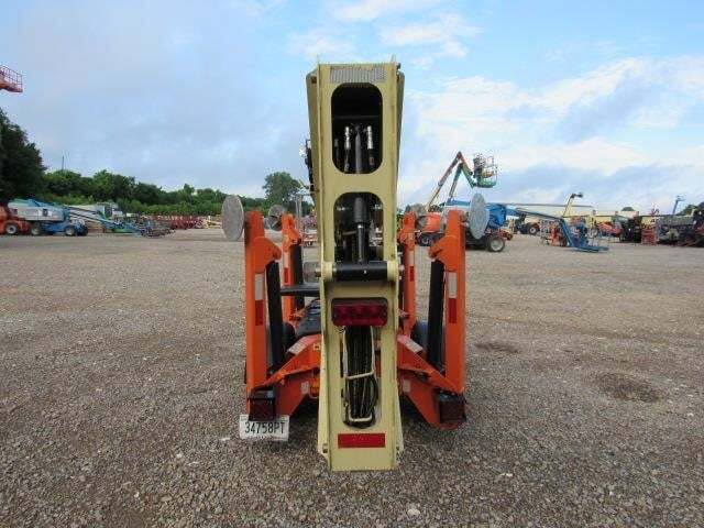 2019 JLG T350-7