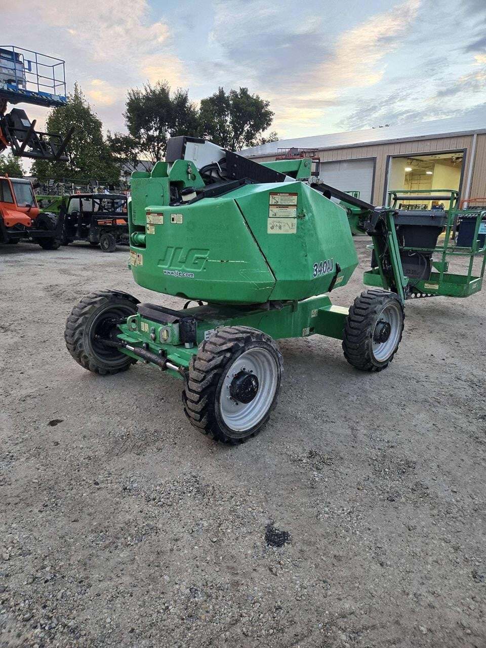 2017 JLG 340AJ-4