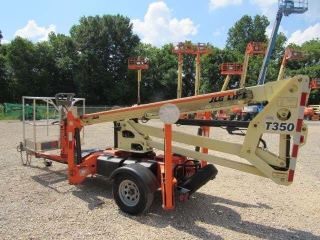 2019 JLG T350-8