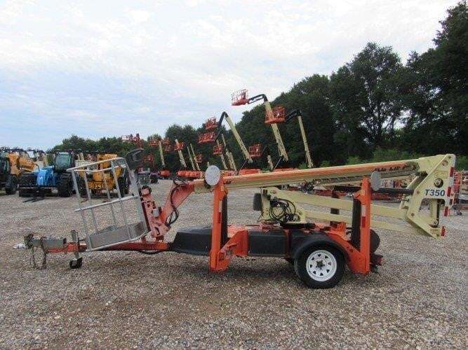 2019 JLG T350