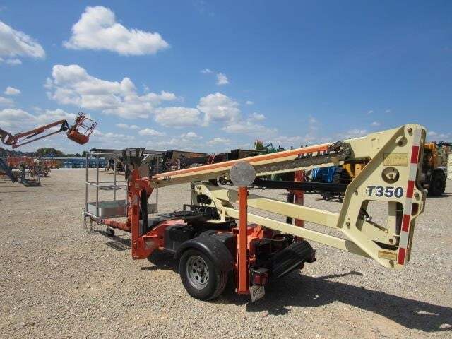 2019 JLG T350-8