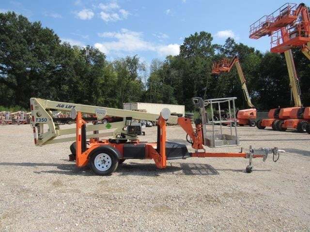 2019 JLG T350-5