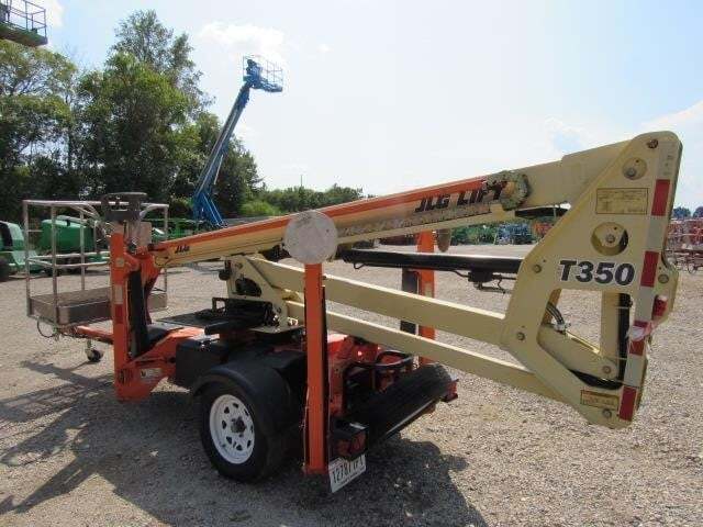 2019 JLG T350-8