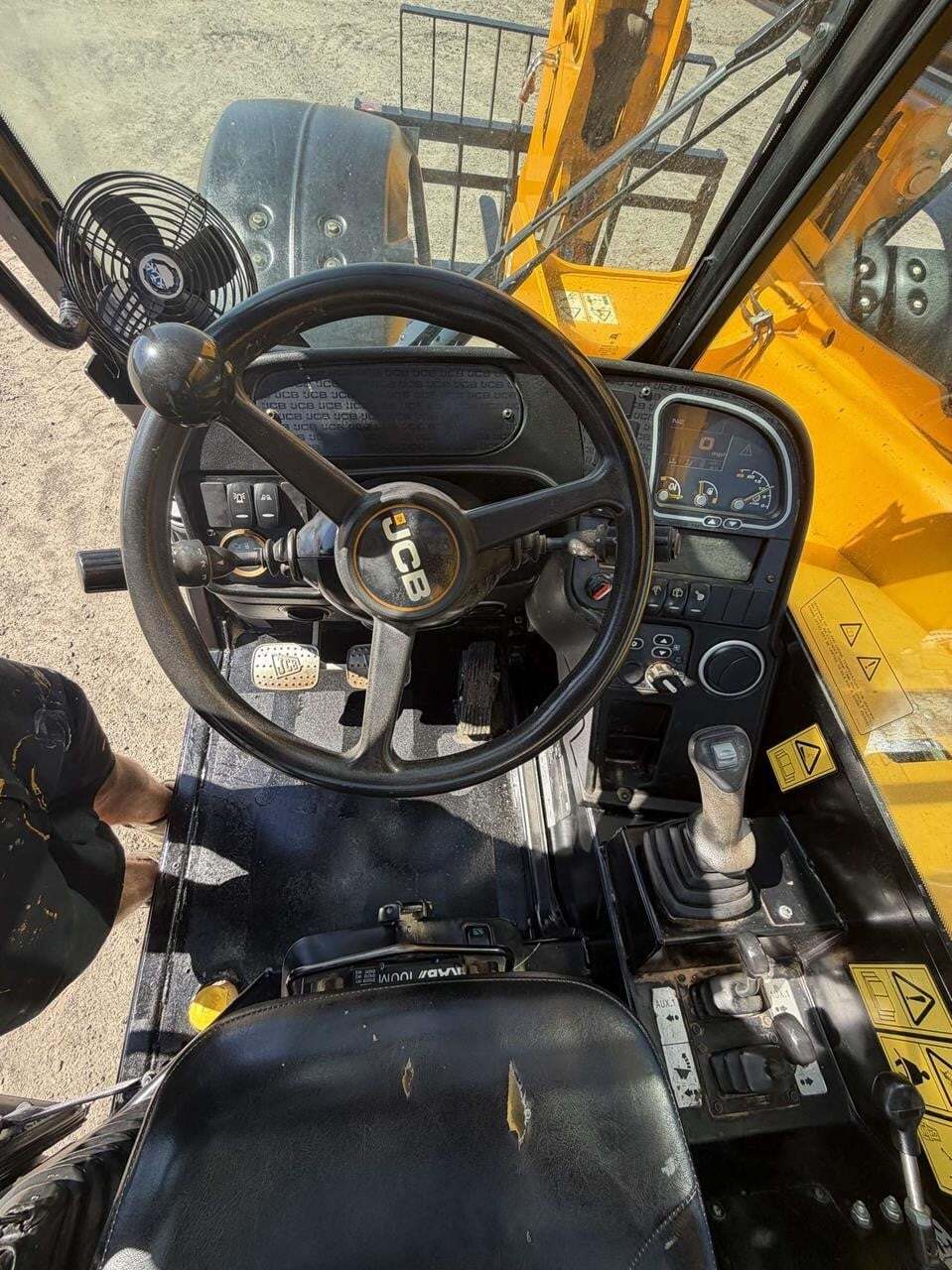 2021 JCB 507-42-23