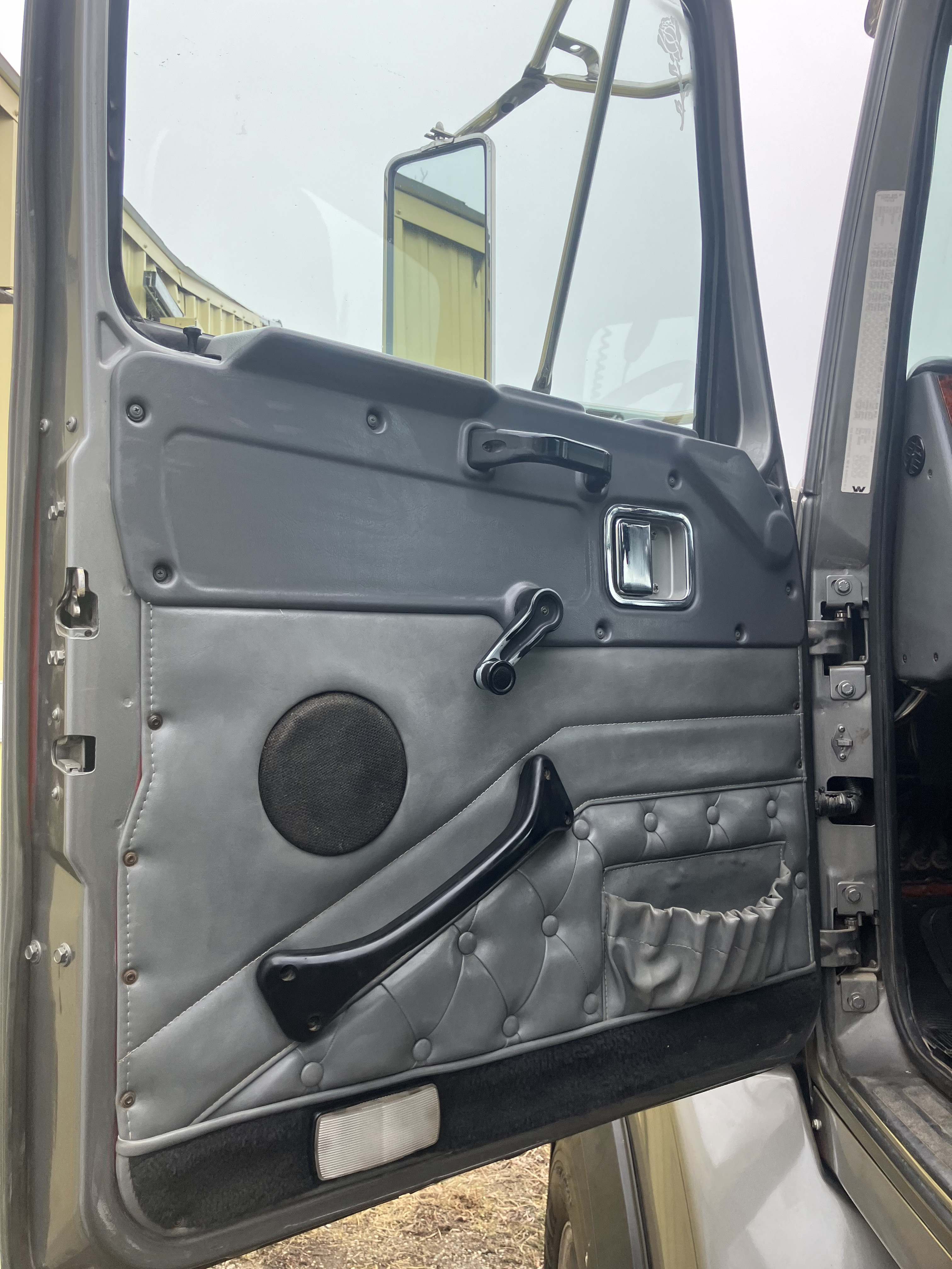 2004 Western Star 4900 SA CONSTELLATION