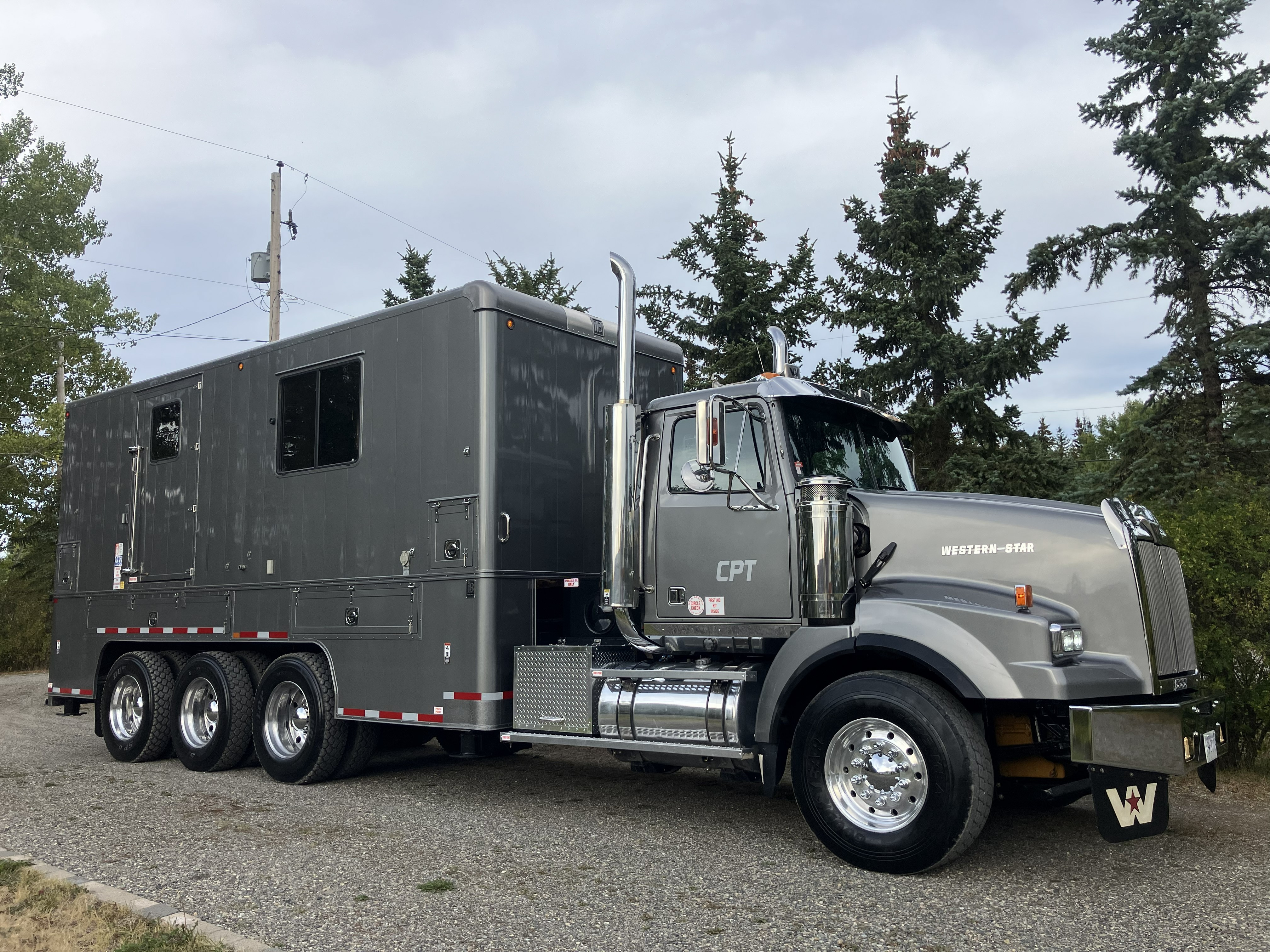 Photo of 2004 Western Star 4900 SA Constellation