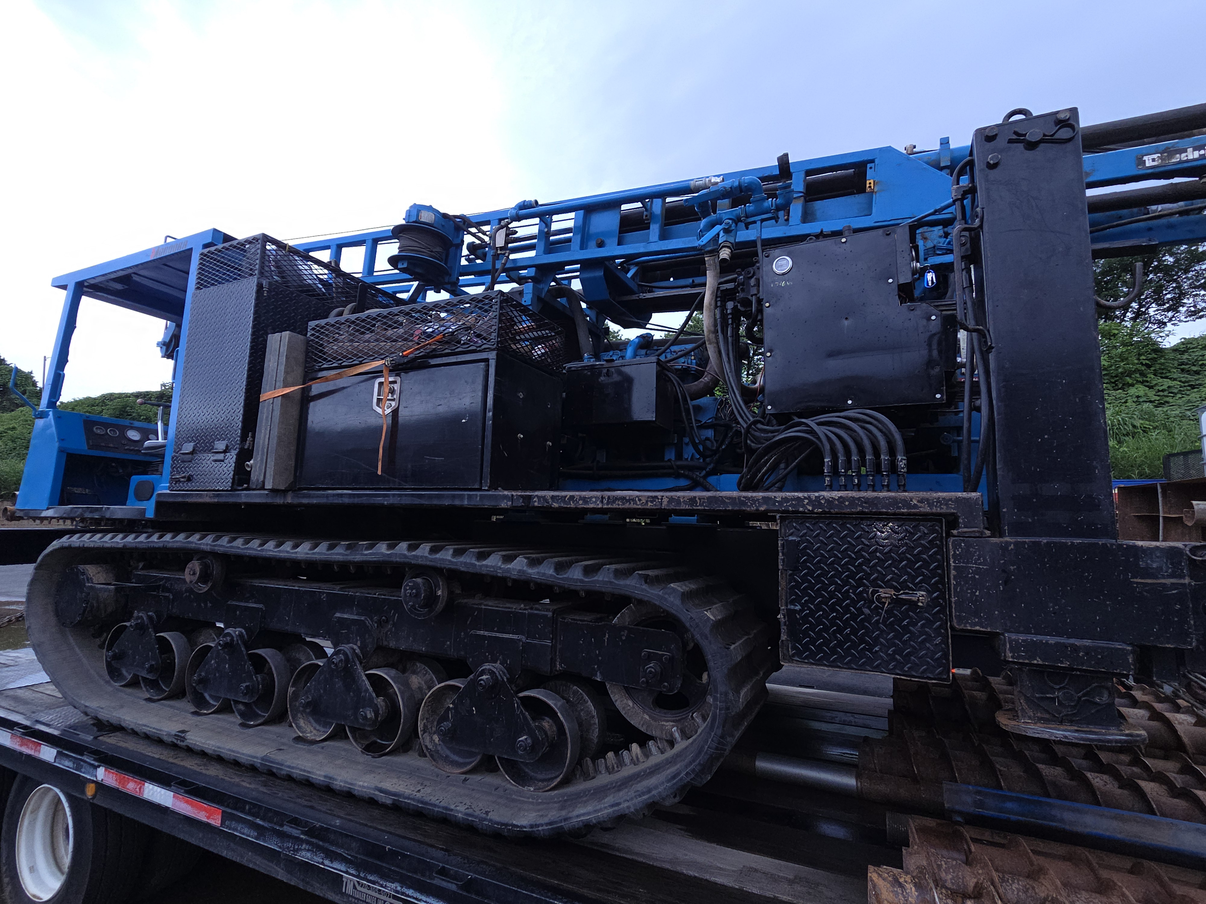 2001 Diedrich Drill D-50 ON MOROOKA CARRIER
