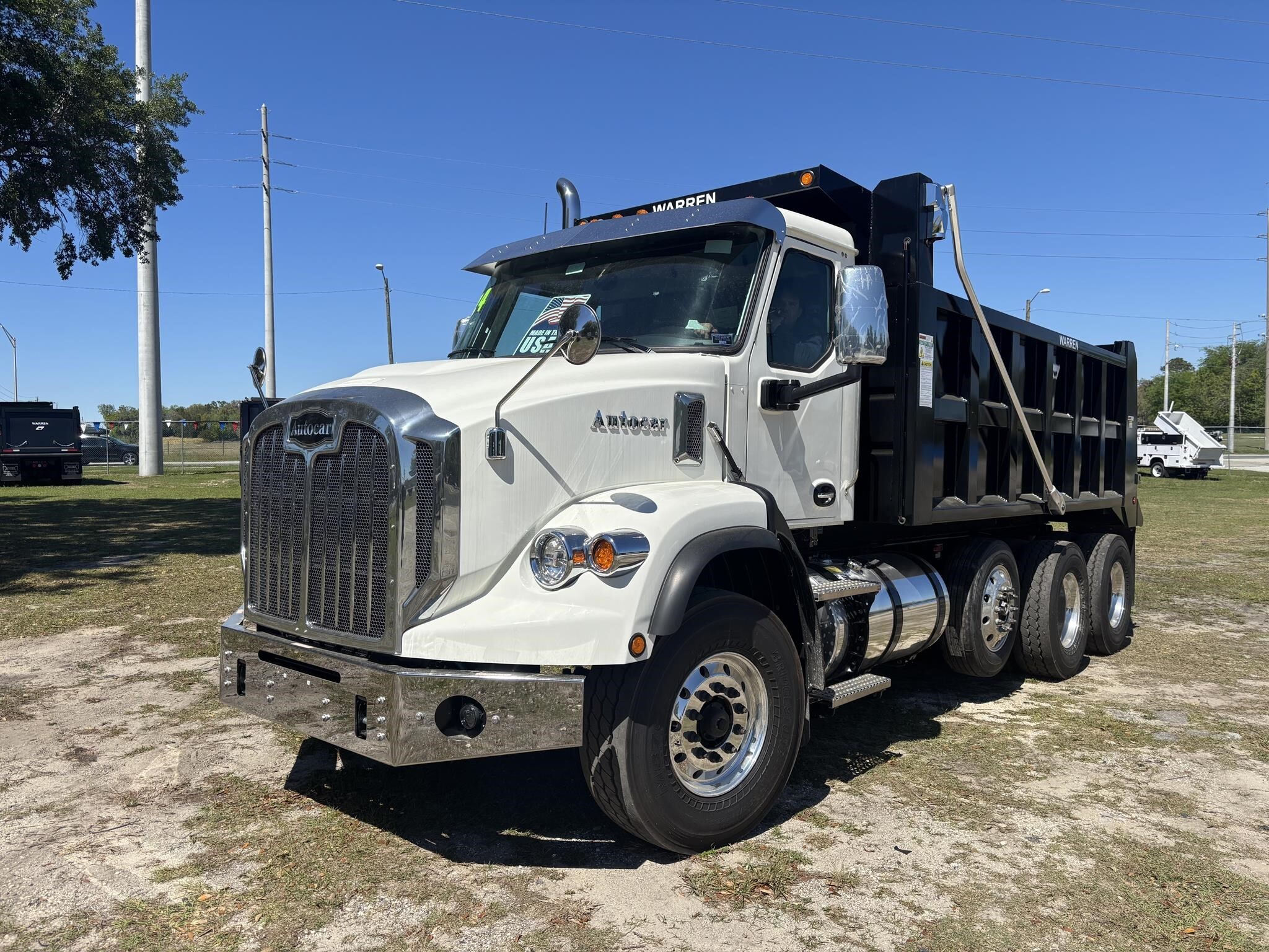 Photo of a 2024 Autocar DC64
