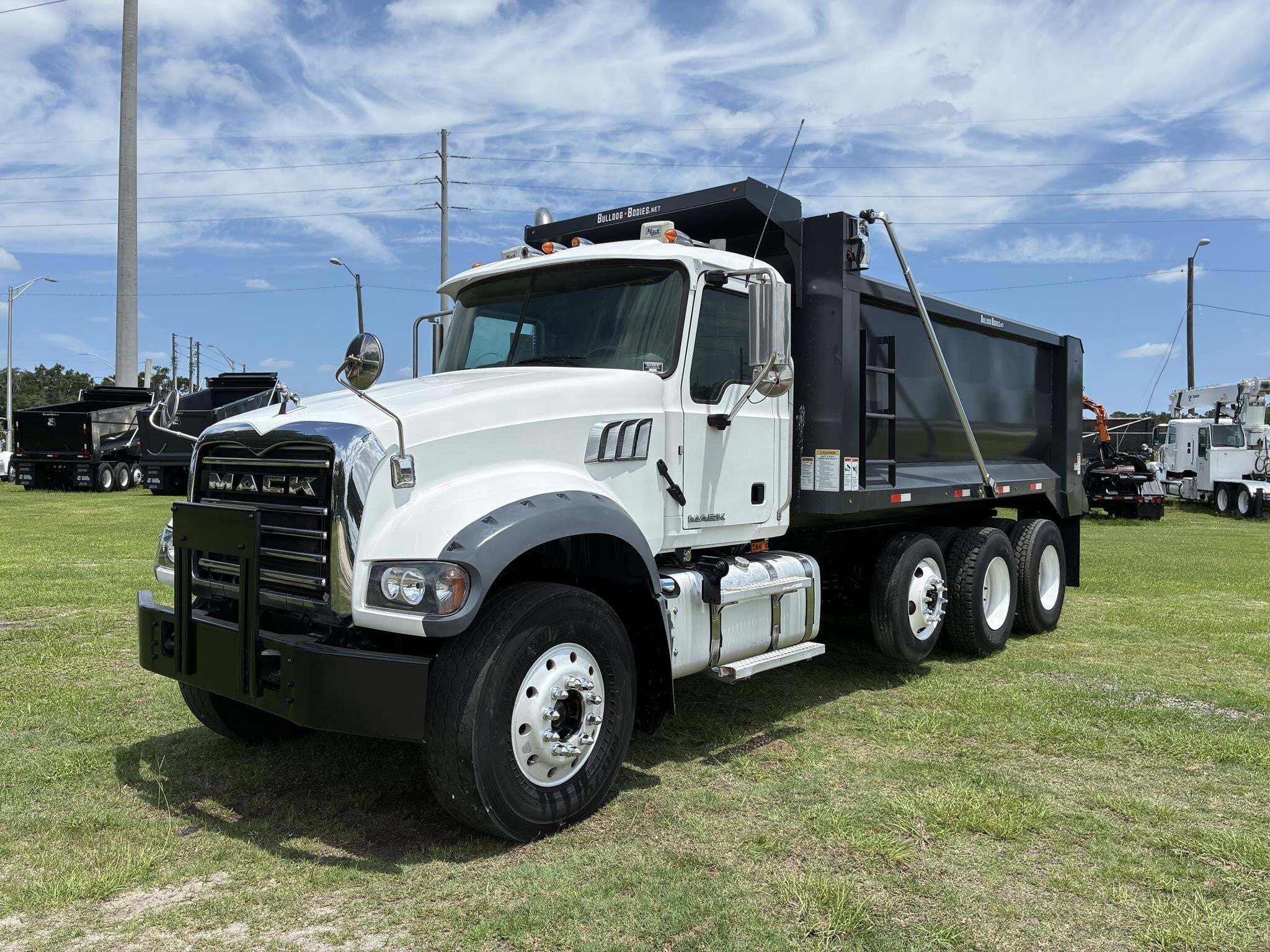 Photo of a 2014 Mack GRANITE GU713